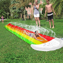 Escorregador com Jato de Água – Diversão Refrescante para os Dias de Calor!